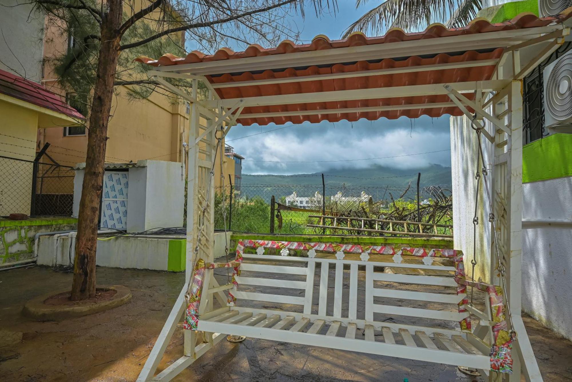 Empyrean Stay Ll 3Bhk Ll Marshall Villa Ll Large Pool Ll Ac Ll Lonavala Eksteriør bilde